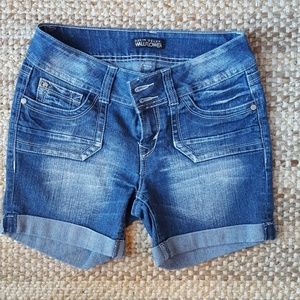 Rolled denim shorts